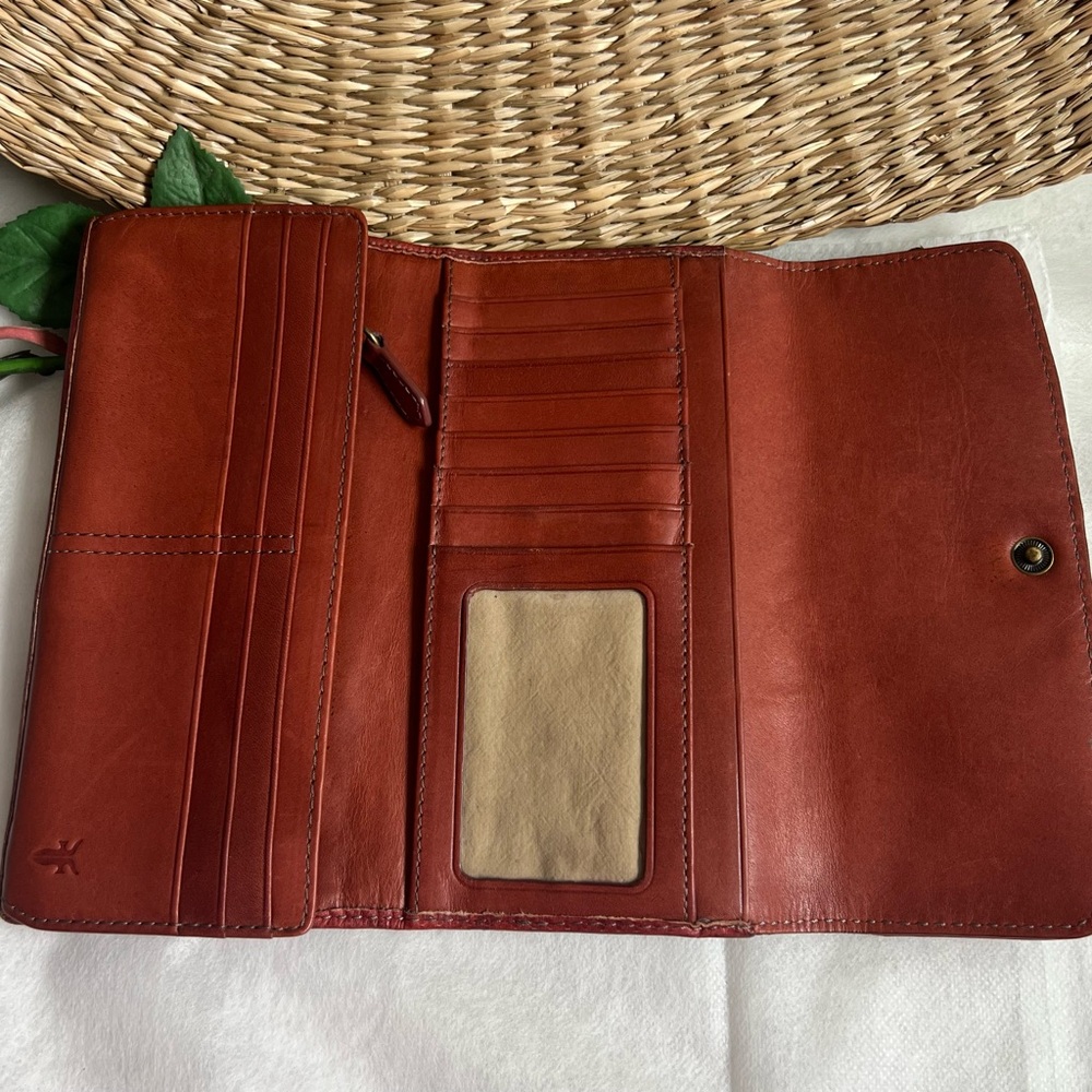 FRYE Brown Leather Logo Women's Wallet - Picture 3 of 13